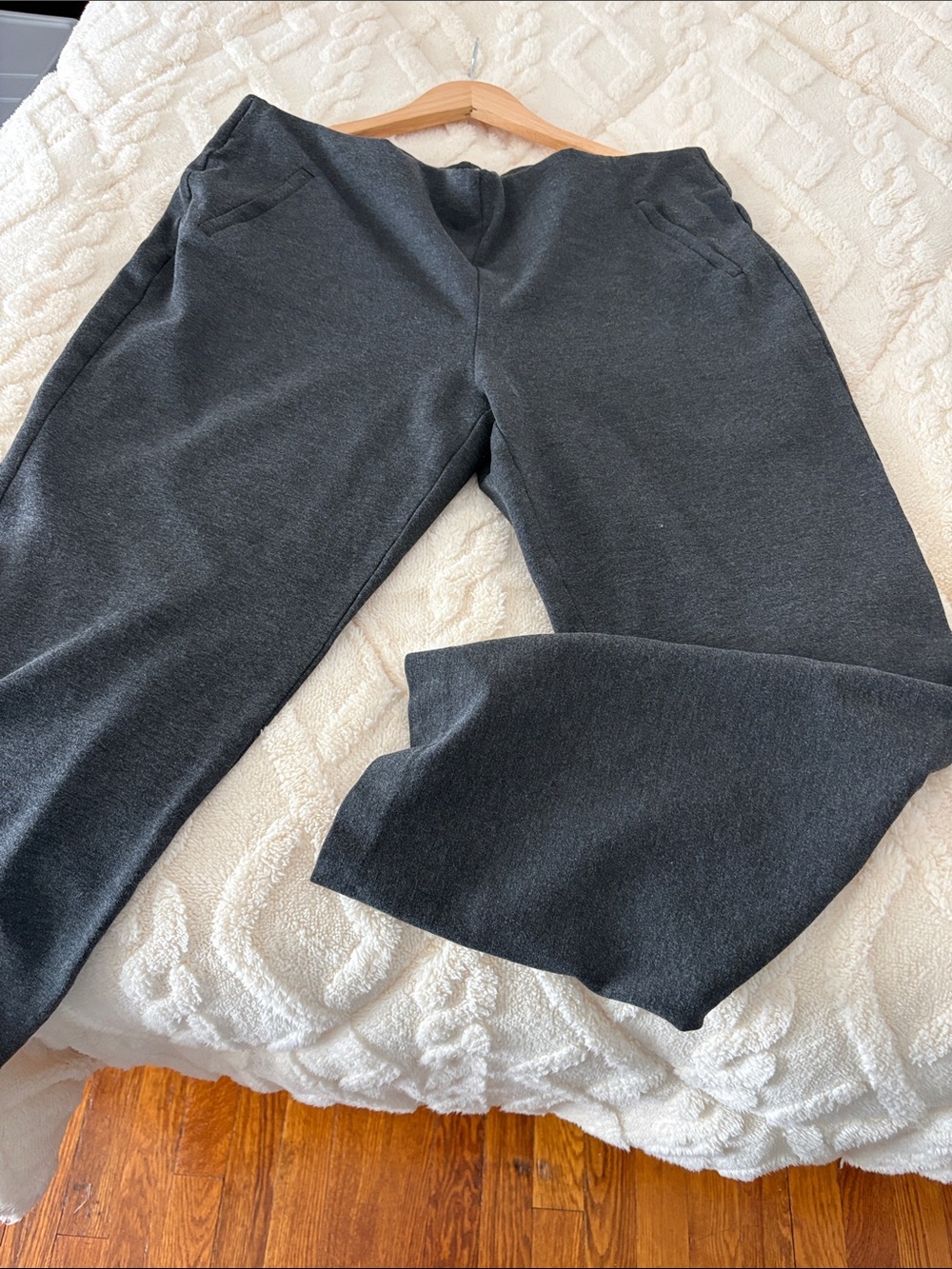 Chico's Fabulously Slimming Heather Gray Knit Ponte pants 2.5